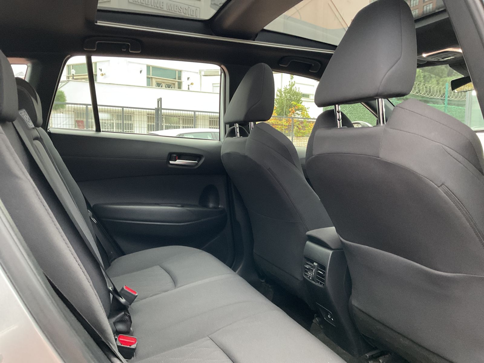 Araç İçi Sağ Arka Sıra