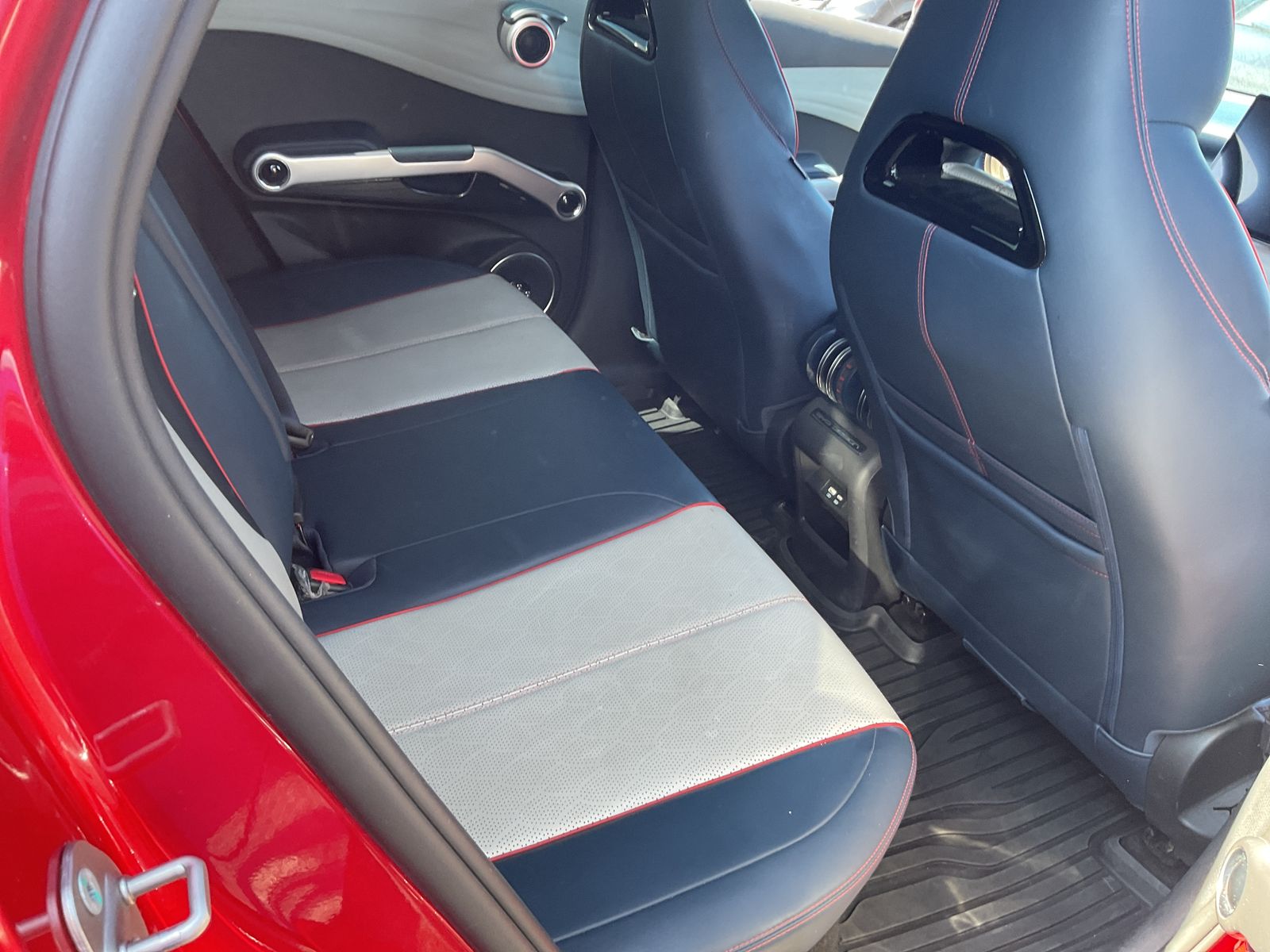 Araç İçi Sağ Arka Sıra