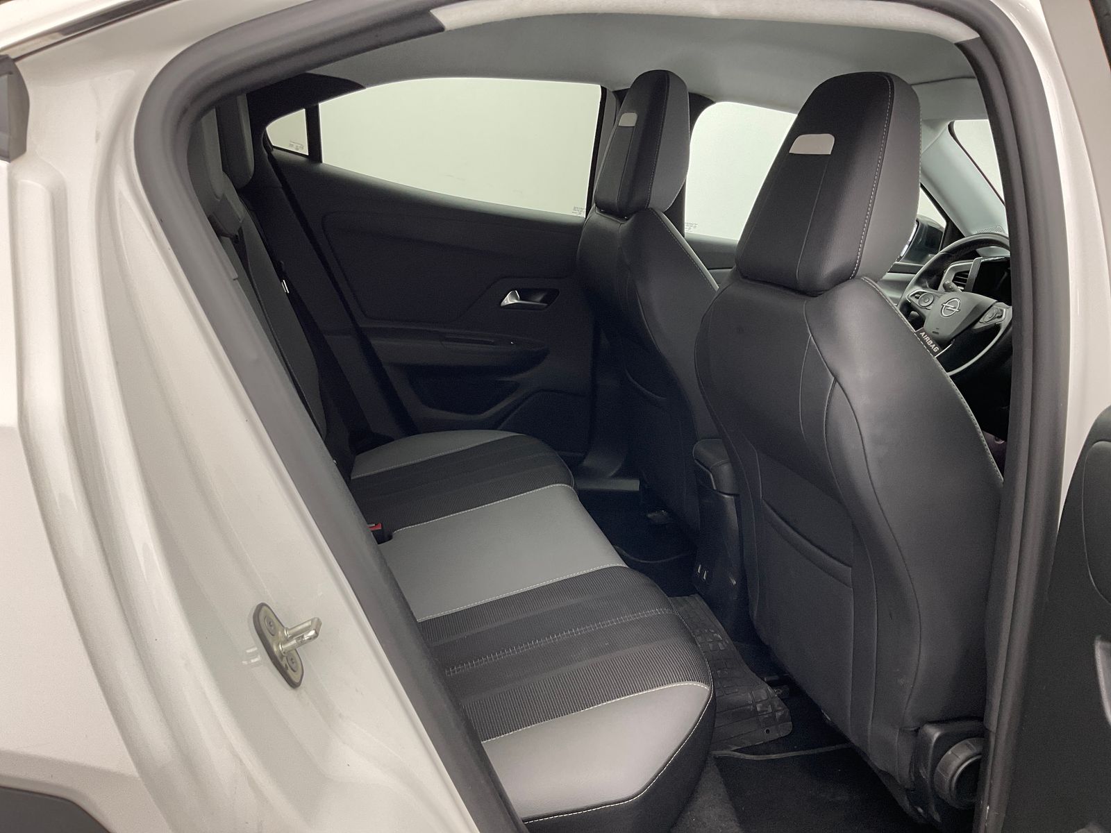 Araç İçi Sağ Arka Sıra